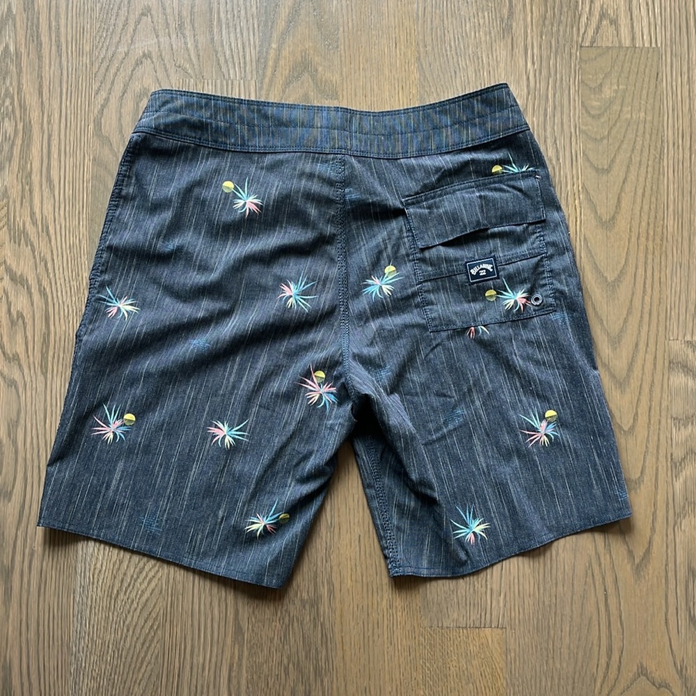 Billabong Men's Sundays Pro Boardshort - Sz 28 - Great Condition - Picture 4 of 4